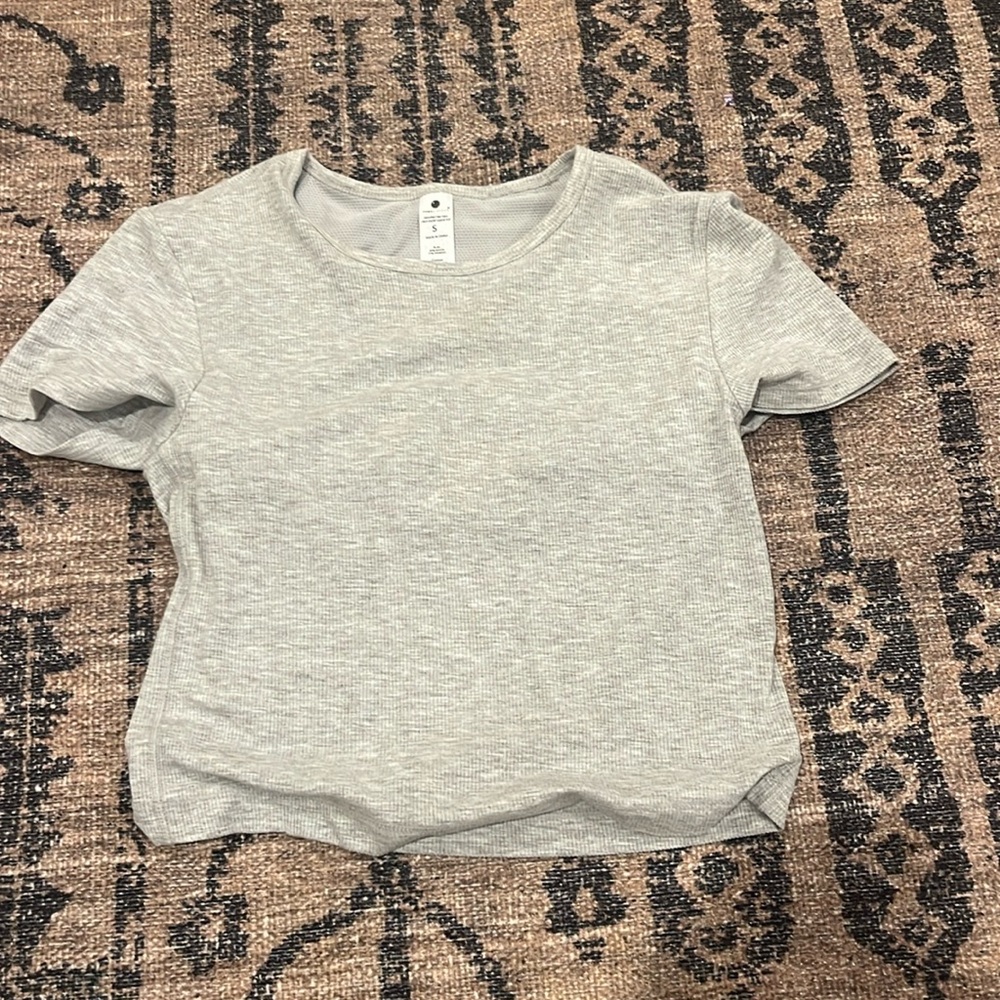 Grey Cropped yoga tee